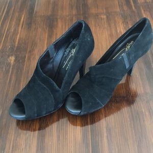 Donald J Pliner suede peep-toe pump